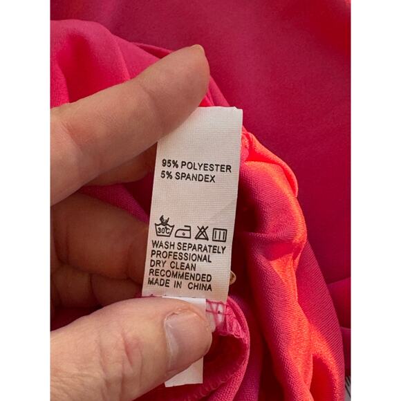 Hot Pink Workout Capri Pants w/ Side Pockets – Size Large – New! - Picture 2 of 5